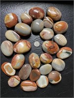 MEDIUM SIZED TRI-COLORED POLISHED STONES BROWN,