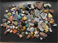 ASSORTMENT OF SMALL POLISHED/TUMBLED STONES OF