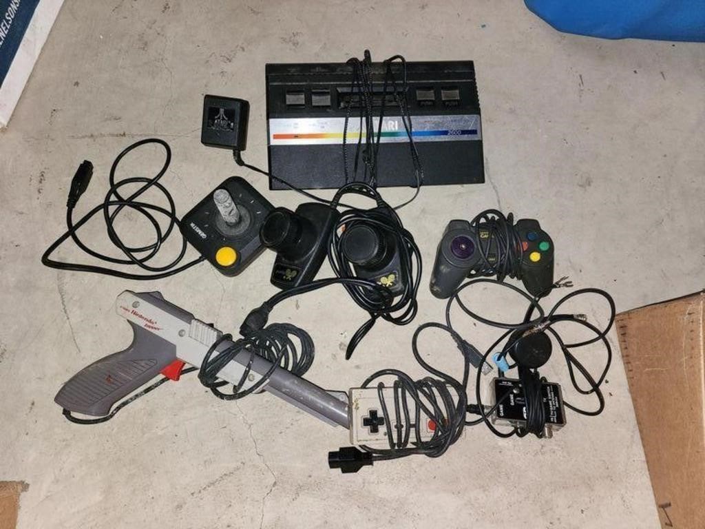 Atari 2600 Video Game System Nintendo Controllers
