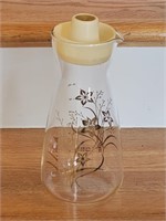 VTG PYREX CARAFE WITH GOLD FLOWERS AND LID