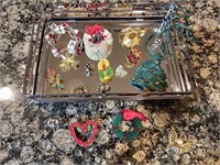 NICE LOT OF VTG CHRISTMAS JEWELRY-GREAT CONDITION