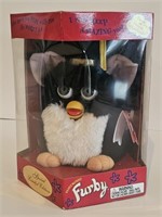 COOL VTG NOS 1998 FURBY LIMETED EDITION GRADUATE