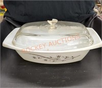 Vintage Pyrex casserole dish, golden honeysuckle