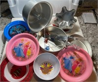 Barbie plate and cake pan lot