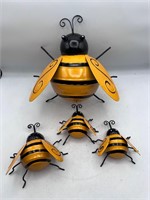 Cute metal bees wall hangers
