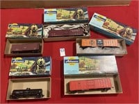HO Scale- Athearn Cars & Boxes