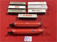 HO Scale- Maxi-Stack Well Cars w/Scenic Containers