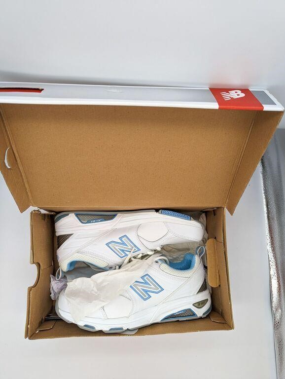 Women's New Balance Tennis Shoes Size 10