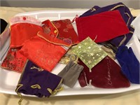 Traylot of jewelry bags