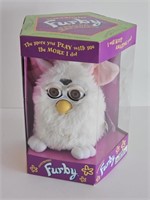 COOL VINTAGE FURBY IN BOX-NEEDS TO BE WOKE UP