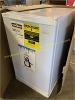 Avanti 2.9 cubic ft upright freezer