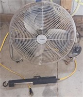 Windmere 3 spd fan, auto work light