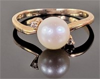 10k Gold Pearl & Diamond Ring (Sz. 5.5)