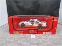 Racing Champions #7 Hooters Car 1:24 Scale