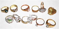 Good Lot of Ladies Rings - Some Marked 18k ge,