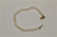 14kt yellow gold Pearl Bracelet featuring 5.5mm