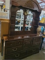 Dresser With Hutch Top