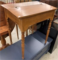 Maple Lift Lid Desk