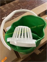 Libman 4gal clean & rinse bucket with wringer