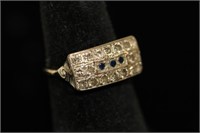 size 7 Ladies Saphire & Diamond ring w/ 3 small