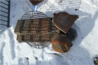 Misellaneous metal items - cast iron pot cracked