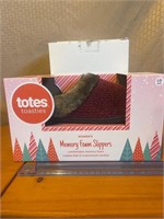 New Totes women’s memory foam slippers size 8-9