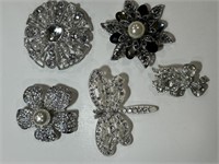 LOT OF VINTAGE  BEAUTIFUL BROOCHES