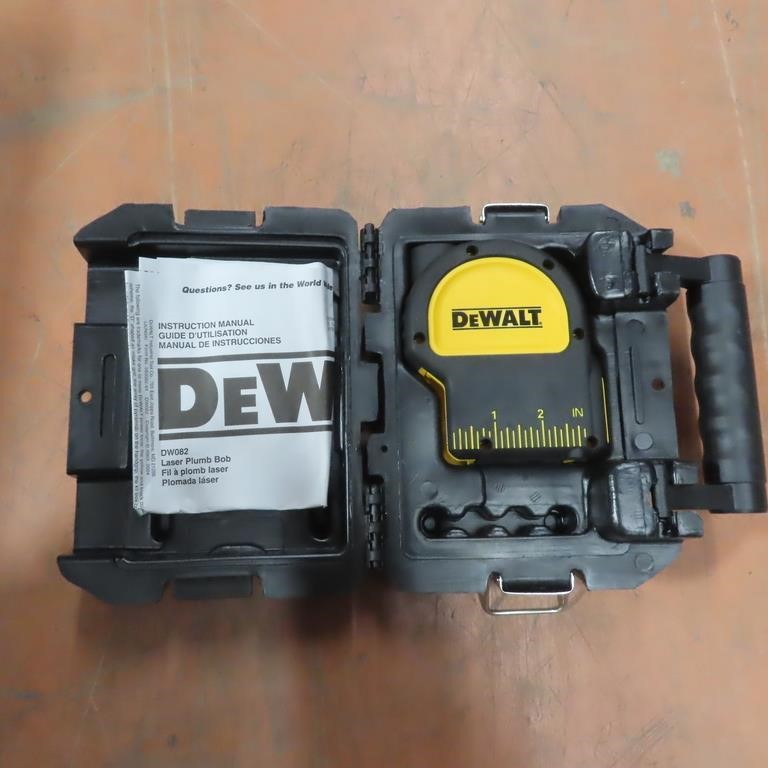 UNUSED: DeWalt DW082 Laser Plumb Bob w/ Case