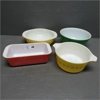 Assorted Pyrex Mixing Bowls & Casserole Dishes
