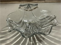 Glass clam shell bowl