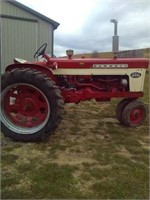 Farmall 460, gas tractor, like new rubber, runs