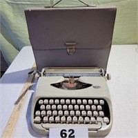 Royal Lite 64 Typewriter