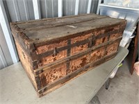 Antique Trunk SEE PICTURES
