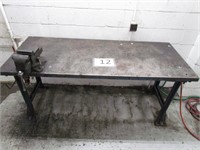 Metal Work Bench with Vise