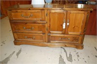 4 Drawer Wood Dresser W/ Cabinet