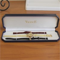 VicencE Ladies Diamond Watch With Extra Straps in