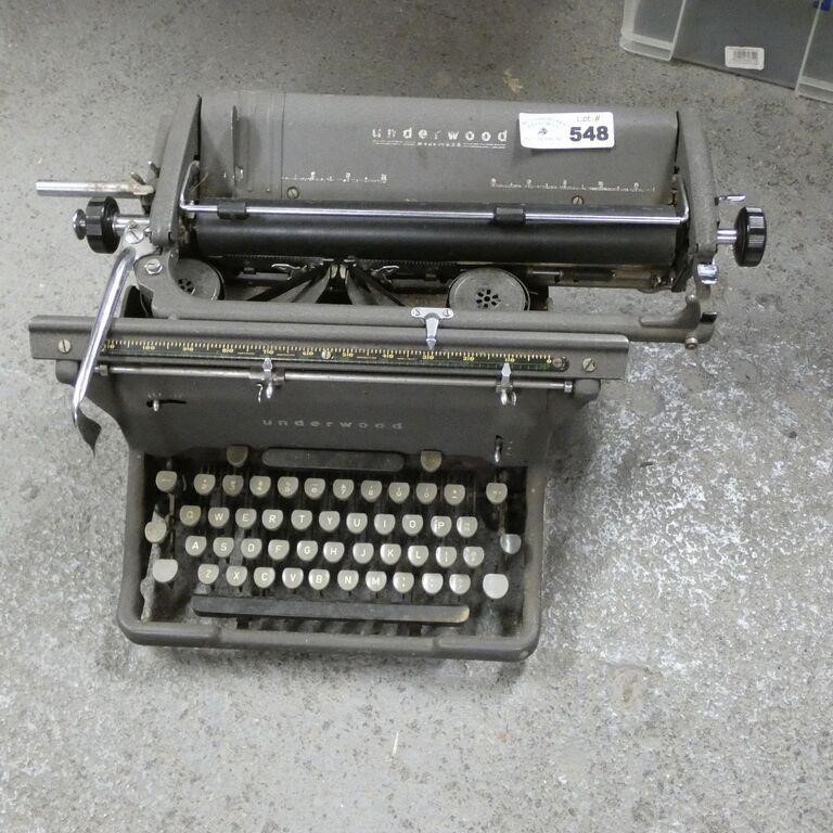 Vintage Underwood Typrewriter