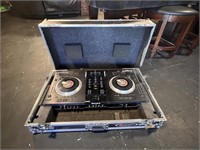 NUMARK NS7 TURNTABLES IN CASE