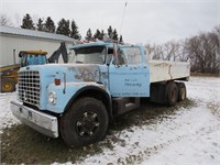 60'S? FORD 8000 GRAVEL TRUCK / TANDEM AXLE
