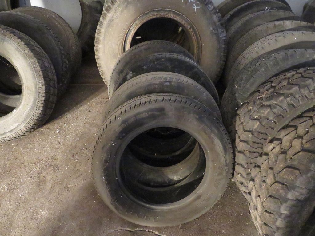 (4) UNIROYAL 215/65R16