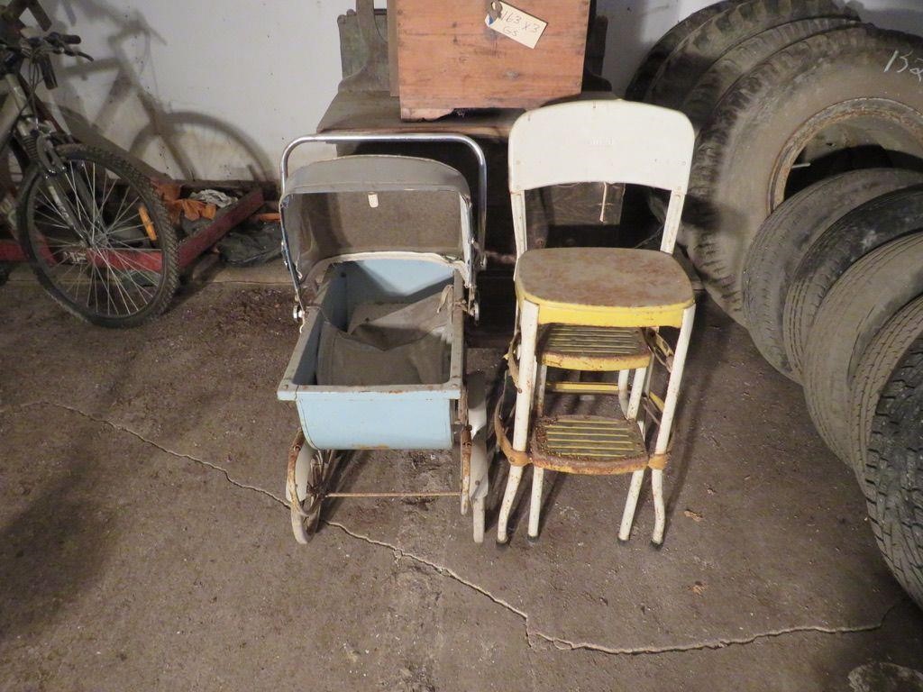 ANTIQUE DOLL CARRIAGE / STEP STOOL