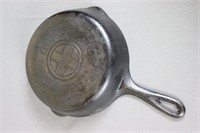 S: Griswold #6 Cast Iron Frying Pan