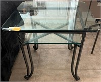 R- GLASS & METAL SIDE TABLE (L23)