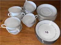 NORITAKE CHINA 8 DESSERT DISHES, 11 CUPS/SAUCERS,