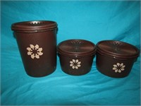 Tupperware Canisters Left 7"
