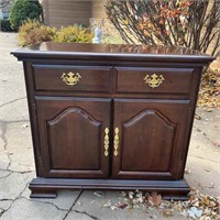 Set of 2 Kincaid Cherry Mountain Night Stands