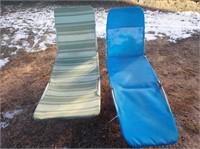 (2) Folding Lounge Chairs