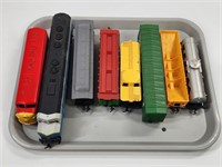 HO SCALE TRAIN ENGINES & ROLLING STOCK