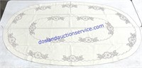 Oval Embroidered Tablecloth (88 x 56)
