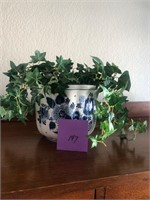 Delft planter with artificial plants #147